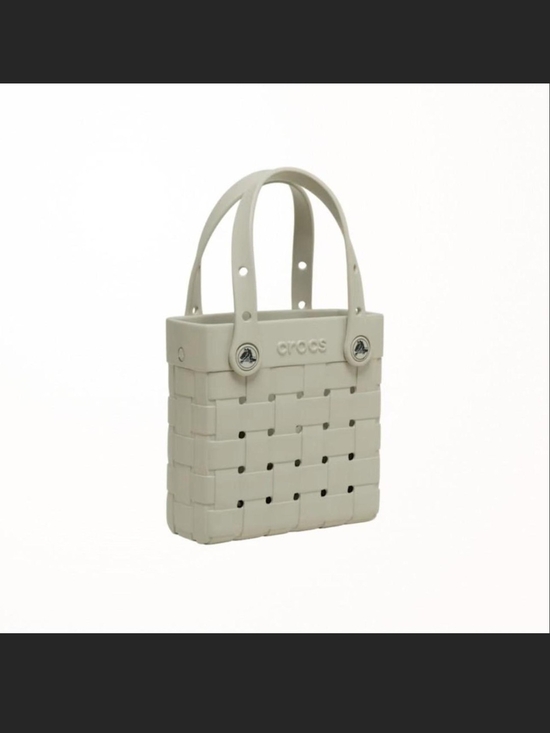 CROCS Handbags - ❌️🚫 SOLD! NWT! CROCS Small Basket Woven Crossbody Tote in Meteor